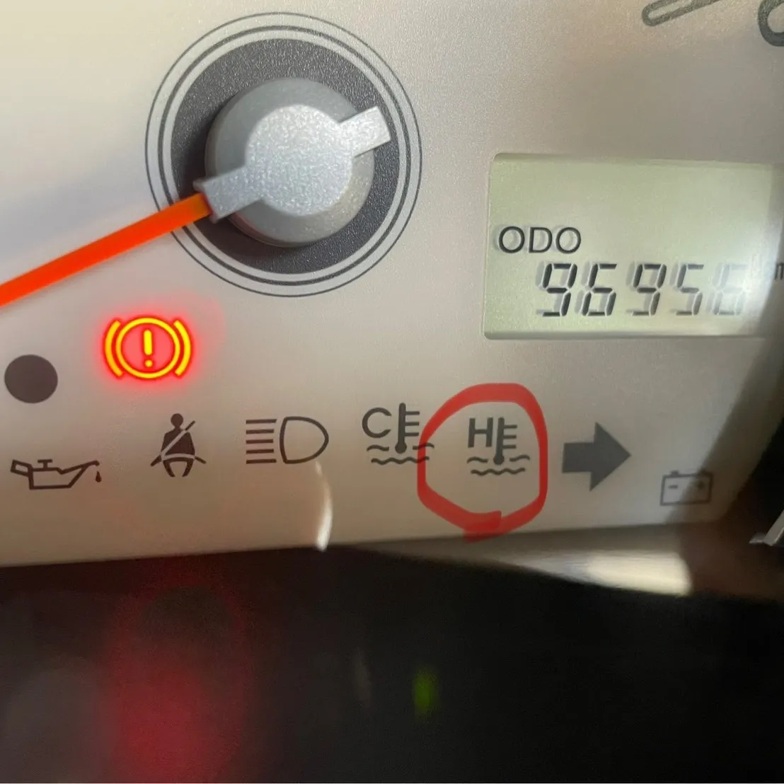 下川原の三ツ井です🚗✨ 今日のニュースはちょっと焦った出来事...