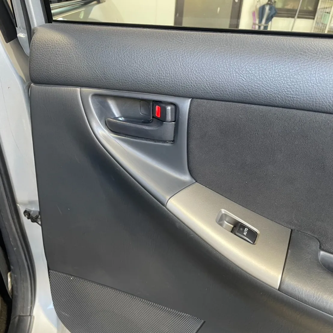 下川原の三ツ井です🚗今日はドアロックが故障して入庫されたお客...