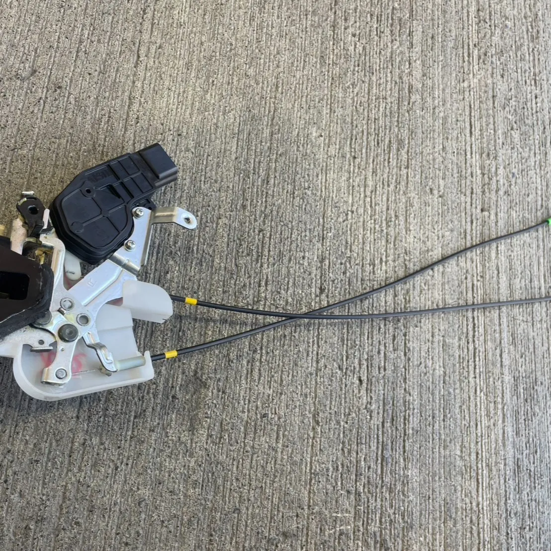 下川原の三ツ井です🚗今日はドアロックが故障して入庫されたお客...