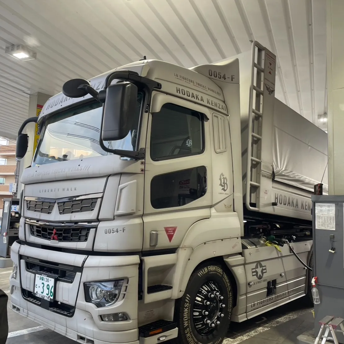 下川原の三ツ井です⛽️🚗✨当店にはなんと男の子がわくわくする...