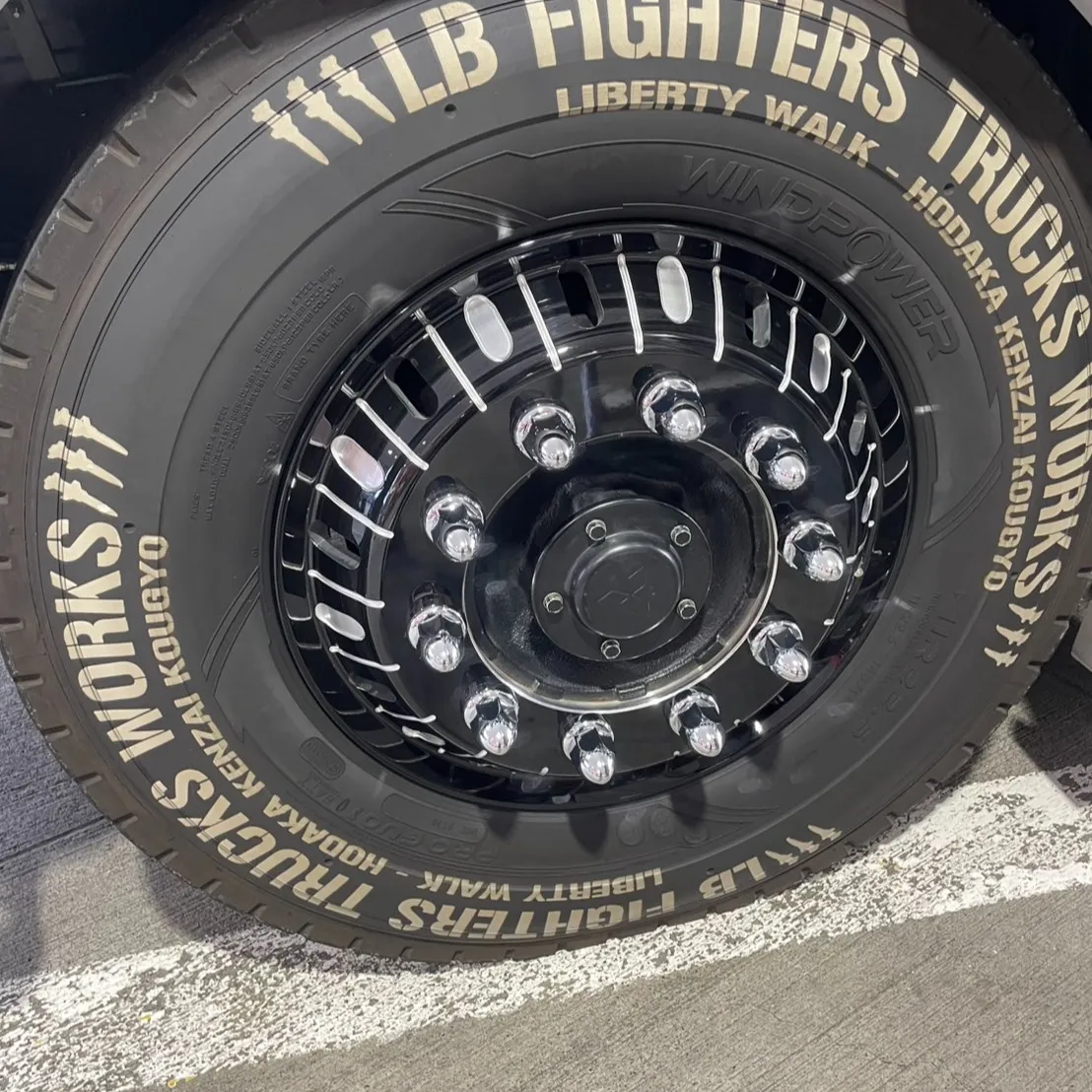 下川原の三ツ井です⛽️🚗✨当店にはなんと男の子がわくわくする...