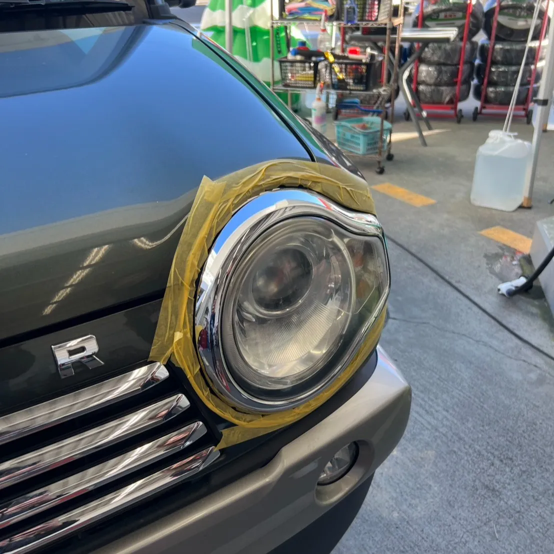こんにちは!登呂店です🚗✨車のヘッドライトをピカピカに!!