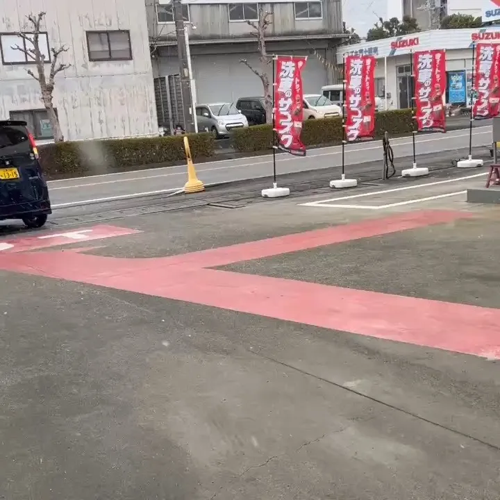 こんにちは！富士比奈店の遠藤です😊雪が降ってきてました❄️皆...